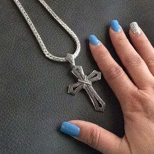 Stunning Silver Chain & Cross